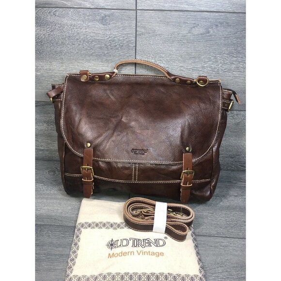 Old Trend Sandstorm Leather Messenger Bag